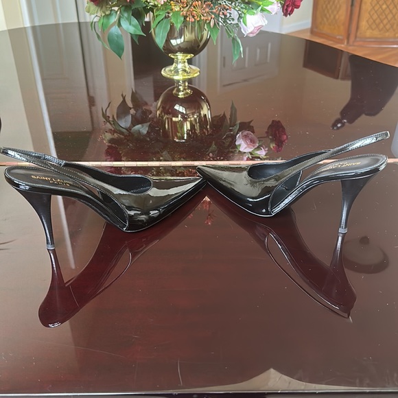 Saint Laurent Slingback Pump With a Pointed Toe - Picture 10 of 14